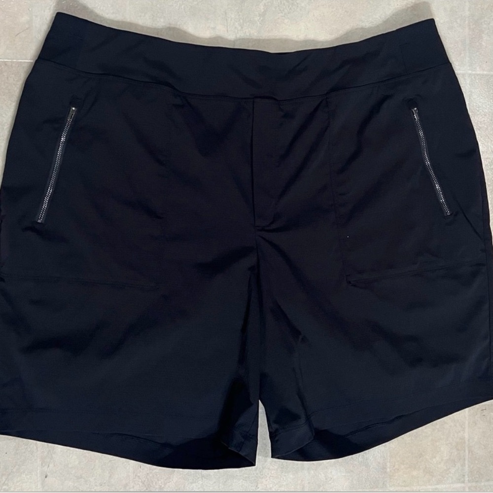 Athleta Trekkie North Women’s Bermuda Shorts